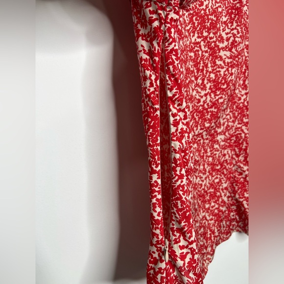 Banana Republic Women's Blouse Size Petite X-Small With Ruffles V-neck Line - Picture 7 of 8